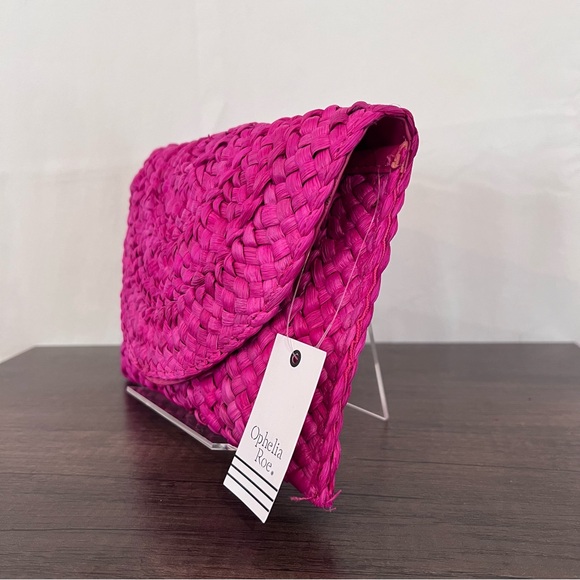 Straw Fuscia Clutch with Fold Over Clasp, Wristlet, and Gold Chain Strap NWT - Picture 7 of 10